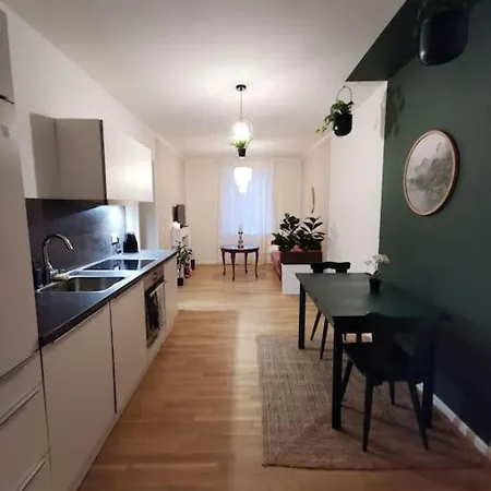 Grune Oase Am Altmarkt Apartment *